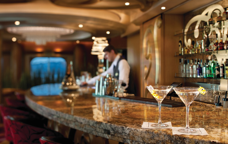 El nuevo R Bar, un elegante toque de modernidad a bordo del Rhapsody of the Seas CRUCEROS RHAPSODY OF THE SEAS ROYAL CARIBBEAN CRUISES OFERTAS CRUCEROS MEDITERRANEO CRUCEROS CARIBE ROYAL CARIBBEAN ISLAS GRIEGAS CRUCEROS ROMA CRUCEROS EUROPA